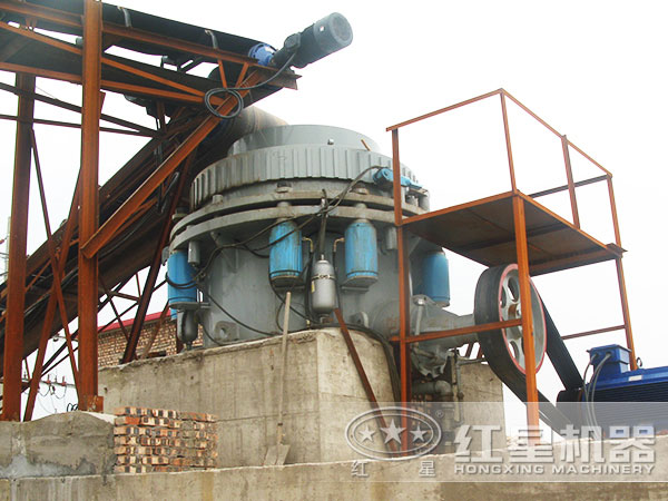 圓錐破碎機(jī)生產(chǎn)現(xiàn)場(chǎng) 圓錐破碎機(jī)生產(chǎn)現(xiàn)場(chǎng)