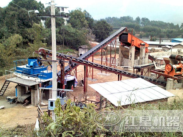 剛組建好的制砂生產(chǎn)線 剛組建好的制砂生產(chǎn)線