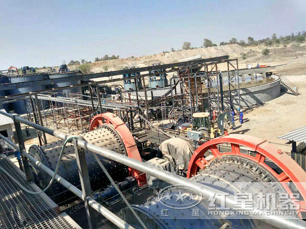 大型鉬礦選礦生產(chǎn)線現(xiàn)場 大型鉬礦選礦生產(chǎn)線現(xiàn)場