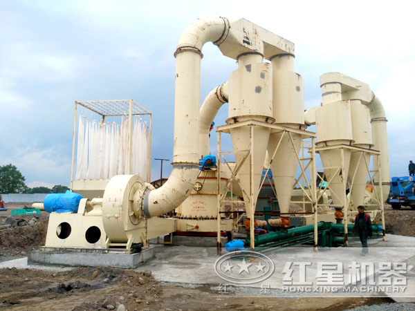 磨粉機生產(chǎn)現(xiàn)場 磨粉機生產(chǎn)現(xiàn)場