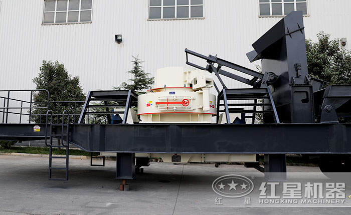 輪胎式移動破碎機(jī)實(shí)拍 輪胎式移動破碎機(jī)實(shí)拍