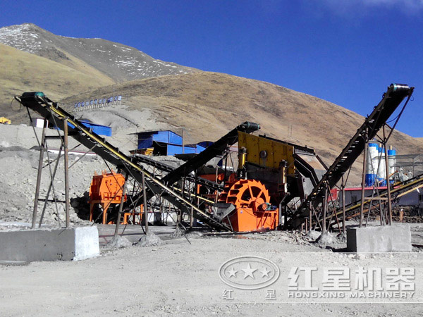 鵝卵石固定破碎現(xiàn)場(chǎng) 鵝卵石固定破碎現(xiàn)場(chǎng)