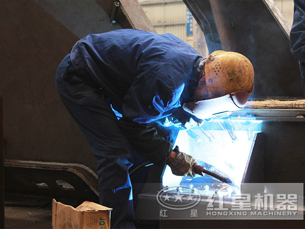 汽車車載移動碎石機(jī)生產(chǎn)廠家 汽車車載移動碎石機(jī)生產(chǎn)廠家