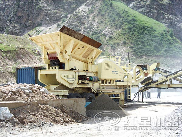 移動(dòng)制砂機(jī)工作現(xiàn)場 移動(dòng)制砂機(jī)工作現(xiàn)場