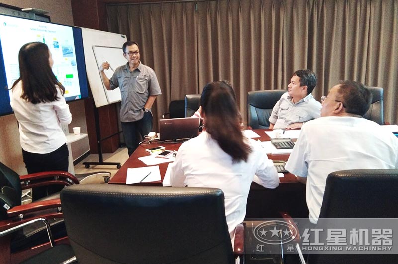 方案定制現(xiàn)場(chǎng) 方案定制現(xiàn)場(chǎng)