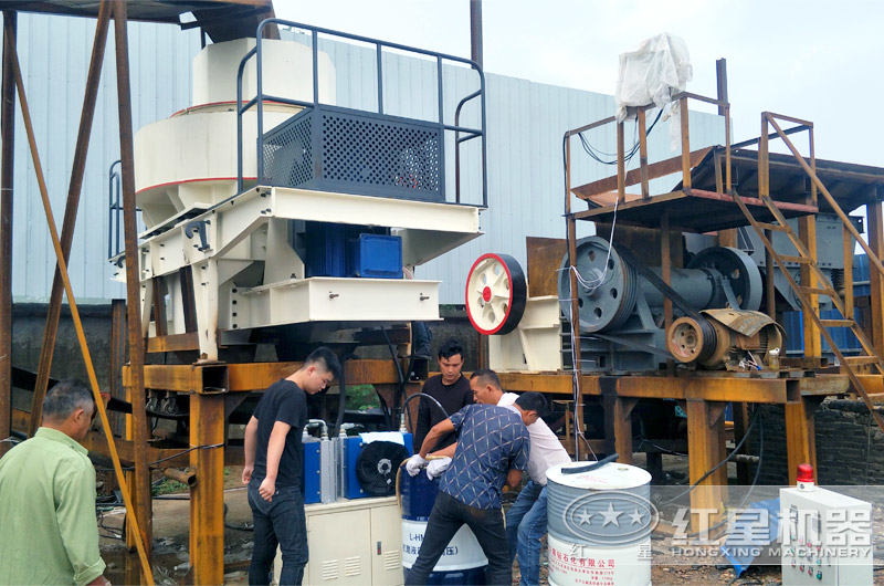 河卵石制砂生產(chǎn)現(xiàn)場 河卵石制砂生產(chǎn)現(xiàn)場