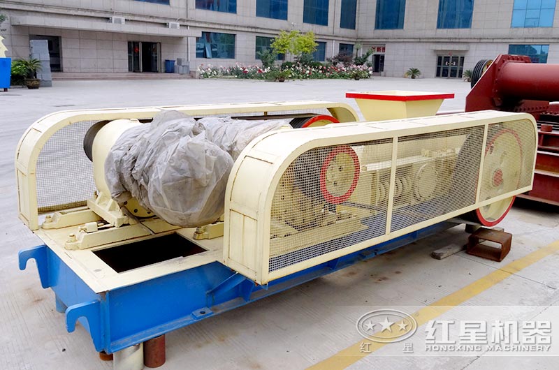 對輥式破碎機(jī) 對輥式破碎機(jī)