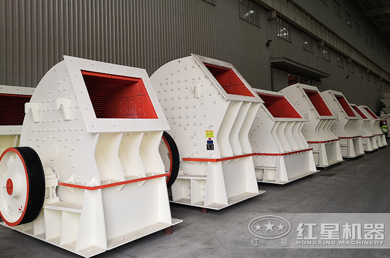 規(guī)格不一的錘式粉碎機 規(guī)格不一的錘式粉碎機