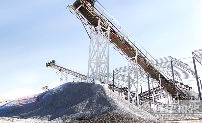 石灰石制砂現(xiàn)場(chǎng) 石灰石制砂現(xiàn)場(chǎng)