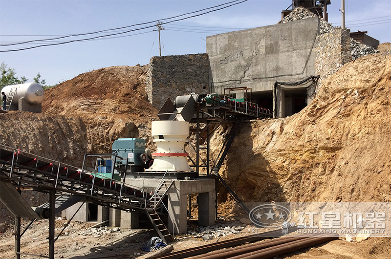 圓錐破碎機用于破碎生產(chǎn)線現(xiàn)場 圓錐破碎機用于破碎生產(chǎn)線現(xiàn)場