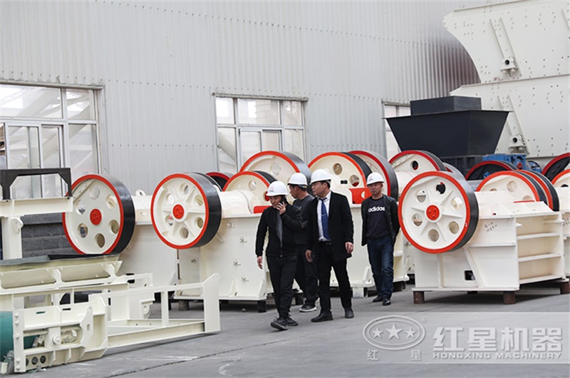 客戶來(lái)廠考察鄂破機(jī) 客戶來(lái)廠考察鄂破機(jī)