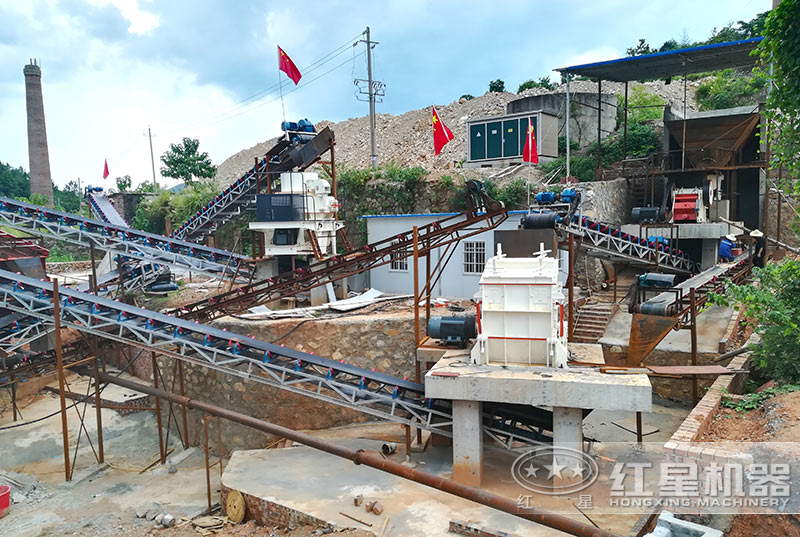 方解石制砂現(xiàn)場(chǎng) 方解石制砂現(xiàn)場(chǎng)