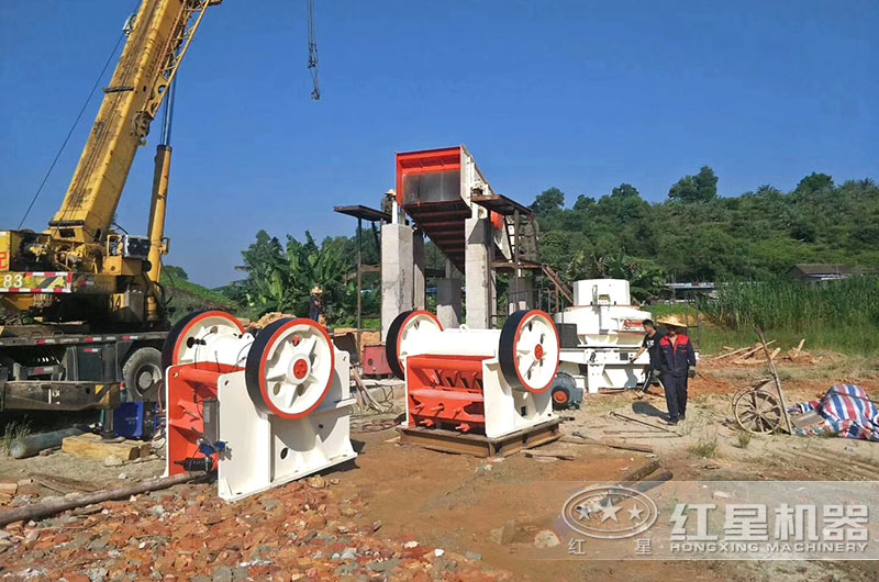 機(jī)制砂砂石設(shè)備安裝現(xiàn)場(chǎng) 機(jī)制砂砂石設(shè)備安裝現(xiàn)場(chǎng)