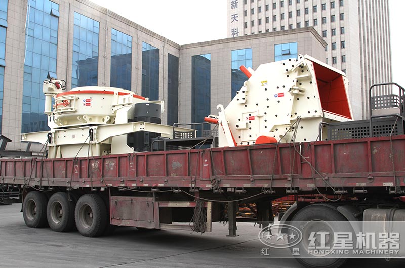 礦山碎石機(jī)發(fā)貨現(xiàn)場 礦山碎石機(jī)發(fā)貨現(xiàn)場