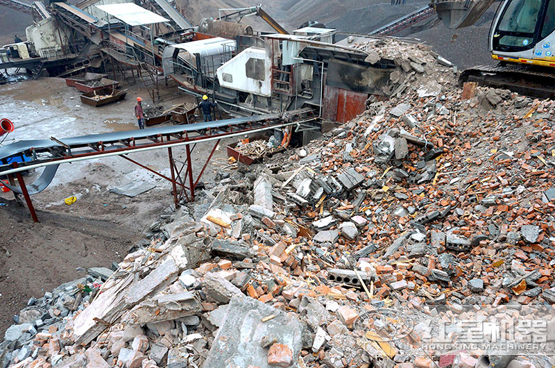 混凝土破碎生產(chǎn)現(xiàn)場(chǎng) 混凝土破碎生產(chǎn)現(xiàn)場(chǎng)