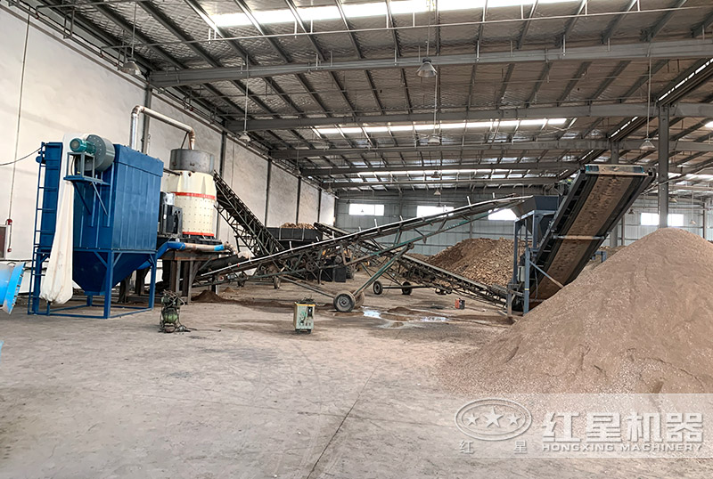 時產(chǎn)量100噸復(fù)合破碎機制砂現(xiàn)場二 時產(chǎn)量100噸復(fù)合破碎機制砂現(xiàn)場二