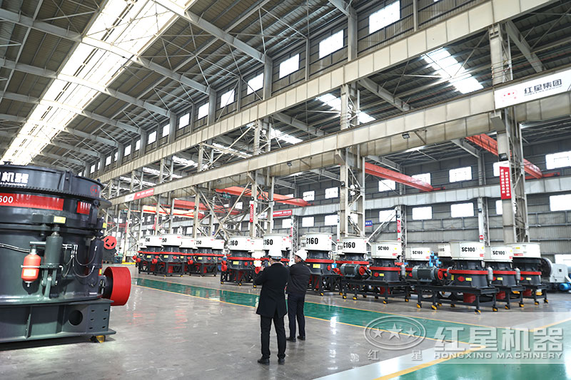 毛石破碎機價格實惠，客戶來紅星考察